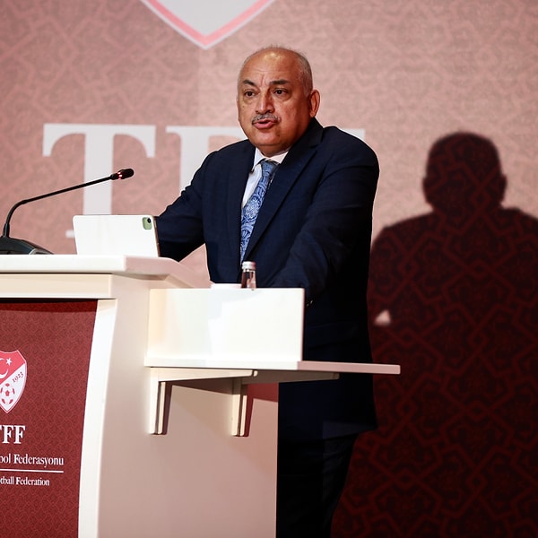 TFF Başkanı Mehmet Büyükekşi," Ligden çekilen takımlarla ilgili kararımızı acele şekilde almadık. Uygulama açık ve şeffaf. Oynanan maçlar tescil edilir, sonraki maçlar ise hükmen 3-0 mağlup sayılır."