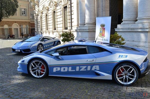 3. İtalyan polisi Lamborghini kullandığını biliyor muydunuz?