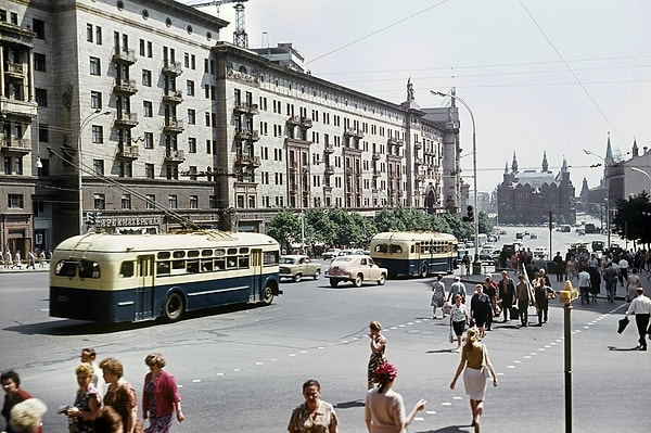 9. Что из этого НЕ случилось в 1960-ые?