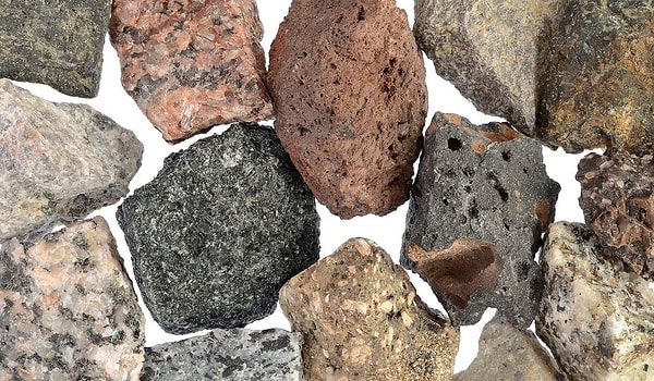 17. Все магматические породы образуются из: