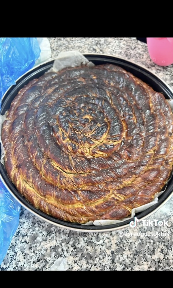 Börek yapaken "biraz" fazla pişmiş...