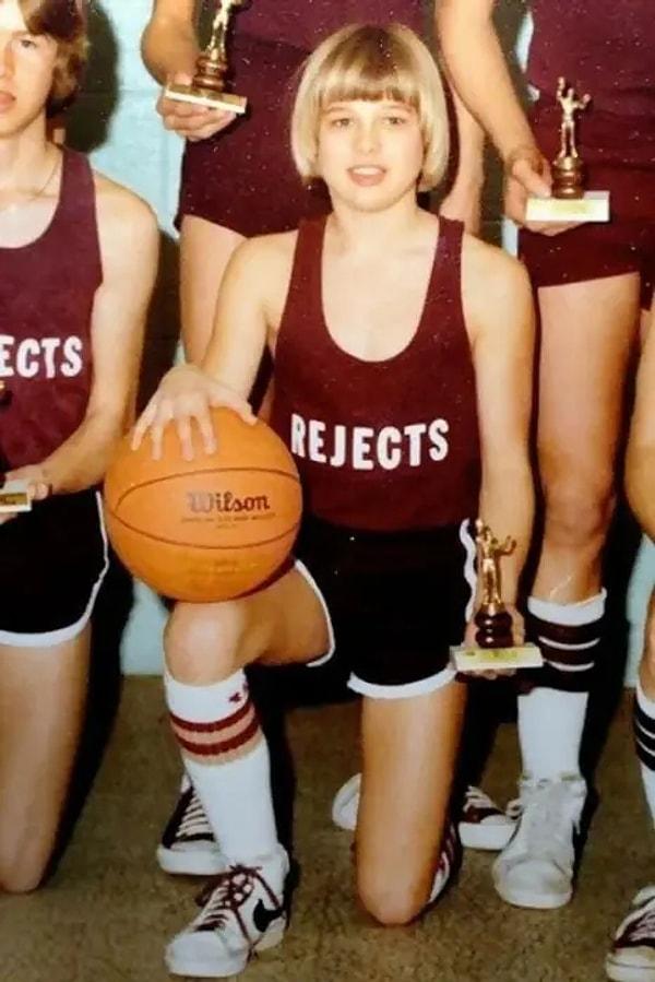 14. Brad Pitt okulunun basketbol takımındayken, 1997: