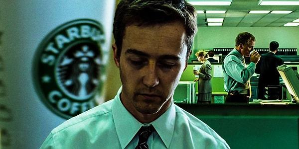 "Sonra Starbucks çıktı ve harika bir fikirdi bu: Gerçekten iyi kahve. Ve başarılı olduğunda, her blokta iki veya üç tane vardı. Bu aşırı fazla iyi bir şey." Starbucks, Fincher'ın filmin sahnelerine şakasına Starbucks bardağı yerleştirmek istemesini ve alay konusu olmayı çok umursamadı. Yönetmen de senaryoyu okumalarına bile izin verdi.