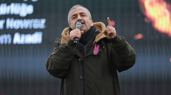 24. ve 25. dönemlerde milletvekili seçilen Sırrı Süreyya Önder, Yeşil Sol Parti'nin teklifini kabul ederek İstanbul Milletvekili adayı oldu.