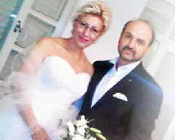 Daha önce kendisinden 23 yaş küçük gazeteci eşi Hüseyin Ekinci ile üçüncü evliliği yapan Atasoy'un bu birlikteliği 5 yıl sürmüştü.