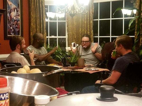 24. «Мой папа вырастил трех дочерей, но всегда хотел сына. Теперь у него трое сыновей»