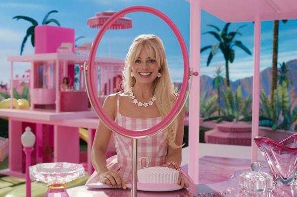 2023 yılında izleyici karşısına çıkması planlanan Barbie‘nin yeni afişleri de geçtiğimiz gün yayınlandı.