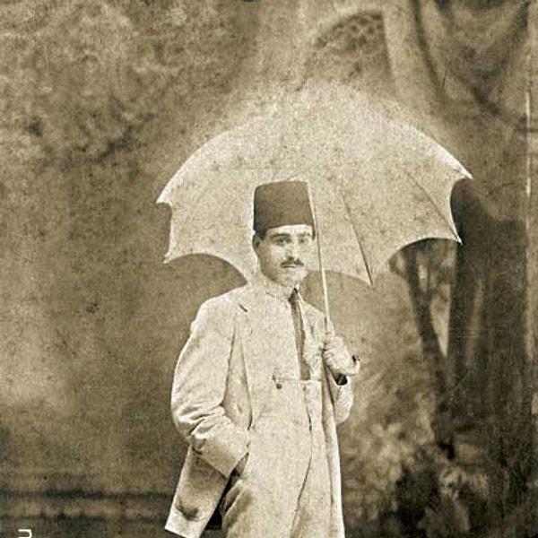 3. Şemsiye; yağmurluk değil güneşliktir. Şems, Arapçada güneş demektir. Şamsiyyat ise güneşliktir.