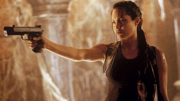 4. Lara Croft: Tomb Raider'da Lara Croft rolünde Angelina Jolie
