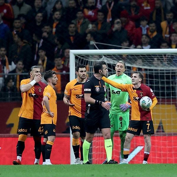 Galatasaray'ın golleri ise 20'de Kaan Ayhan ile 51'de Icardi'den geldi.
