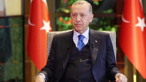 Erdoğan, açıklamasında, "Bakıyorum depremzedelerimiz, 'Biz memleketimize gidelim' diyorlar. Bazı şikayetleri var. Kiralar oralarda yüksek olduğundan şikayet ediyorlar. Yüksek kira uygulaması yapandan biz bunun hesabını yargı vasıtasıyla soracağız diyoruz" dedi.