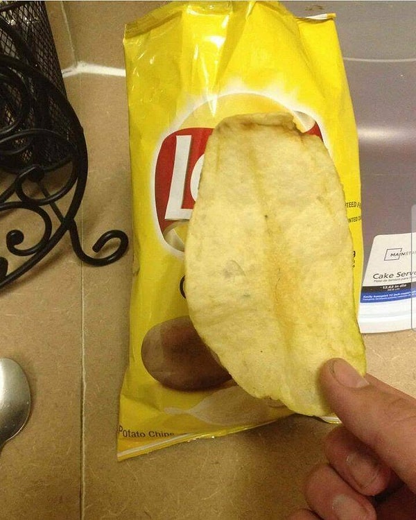 16. Ну мам, всего одну чипсину!