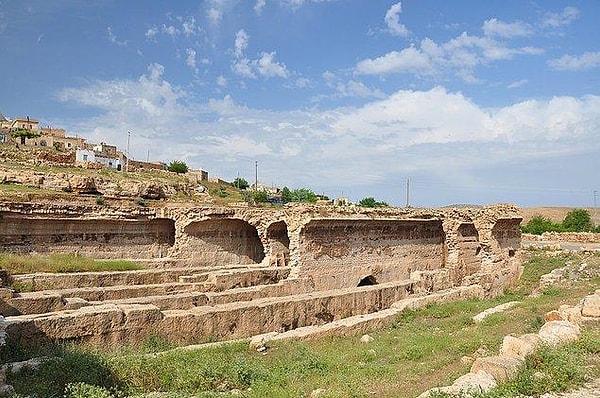 First dam work in Mesopotamia: Cisterns