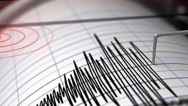 Bu deprem, bugün Bingöl'de meydana gelen ikinci deprem. İlki de saat 11:30'da 4,5 büyüklüğünde olmuştu.