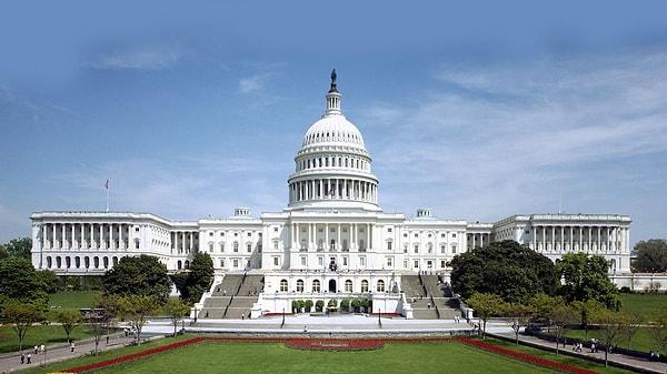 Amerikan Neoklasik mimarisi, özellikle başkent Washington, DC'deki federal yapılar ve anıtlarda etkisini gösterir.