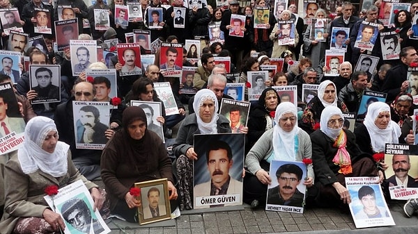 Yapılan açıklamada şu ifadeler kullanıldı:  "Anayasa Mahkemesi, Maside Ocak’ın başvurusu üzerine verdiği kararla, toplantı ve gösteri yürüyüşü düzenleme hakkımızın ihlal edildiğine hükmetti. Buna rağmen kayıplarımızla buluşma mekânımız olan Galatasaray Meydanı'ndaki abluka kaldırılmadı. AYM kararına uyulmadı! Kayıplarımızla buluşma mekânımız Galatasaray’dan vazgeçmeyeceğiz! Galatasaray Meydanı'nda gözaltına alınan 15 Cumartesi Anneleri / İnsanları'nı derhal serbest bırakın!"