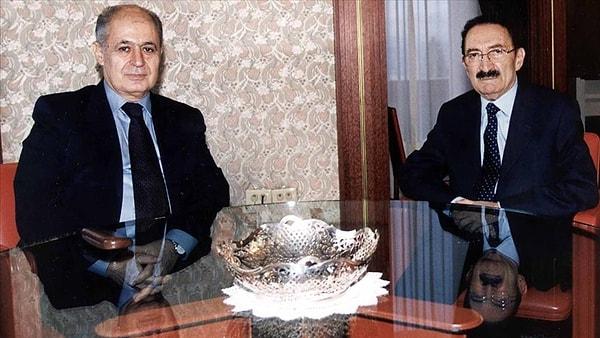 Cumhurbaşkanı Ahmet Necdet Sezer ile yaşadığı kavga, Türkiye'de büyük bir depreme yol açtı. Türkiye, 2001 krizine bu kaotik atmosferde girdi.