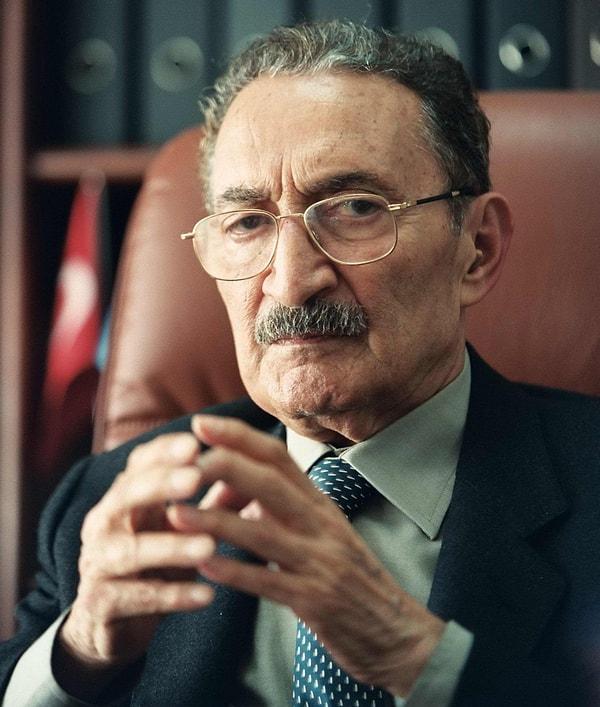 Siyasetten çekilen Bülent Ecevit, 5 Kasım 2006'da 81 yaşında hayata gözlerini yumdu.