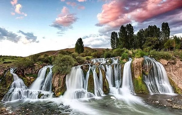 9. Muradiye Waterfall - Van