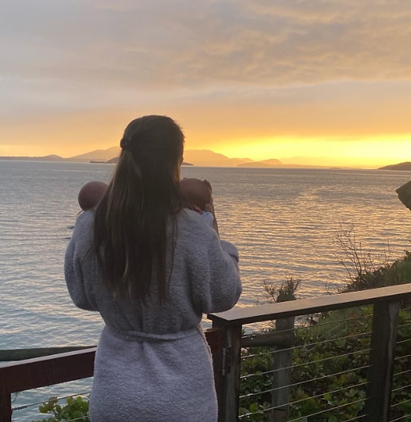 И вот сегодня актриса опубликовала в личном блоге первое фото с детьми