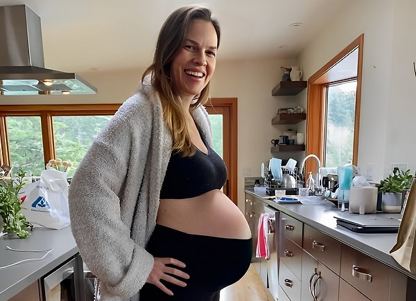 Напомним, что отец детей Суонк — бизнесмен Филип Шнайдер. Они поженились в 2018 году, повстречавшись два года