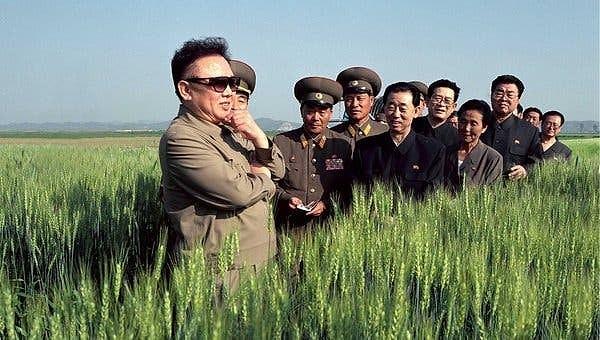 6. Kuzey Kore lideri Kim Jong-un'un babası KimJong-il, inanması zor olsa da 6 adet opera yazmıştı!