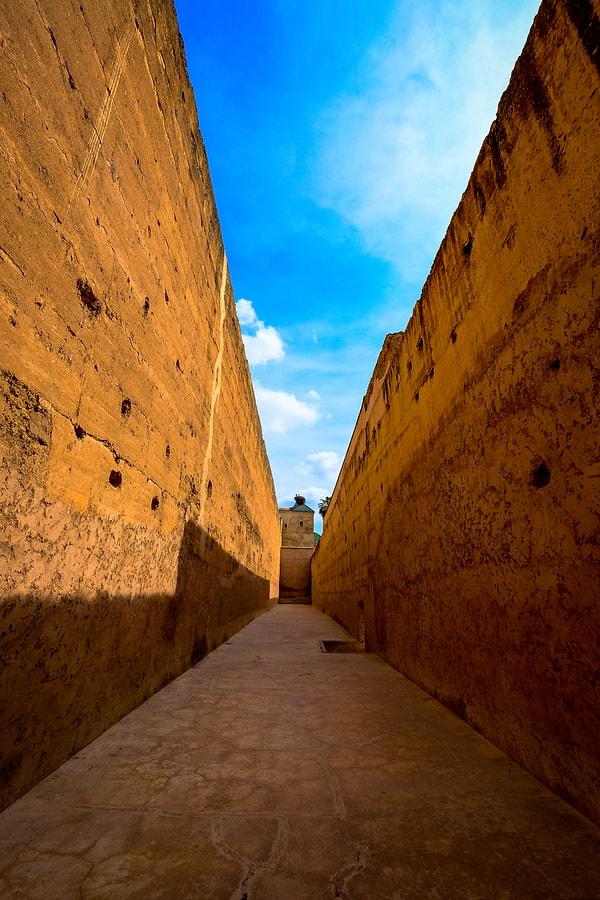 5. Ayrıca Roma'nın ünlü antik duvarlarını da inşa etti.