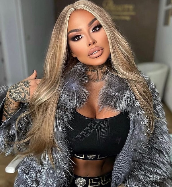 ЛаЛуна очень любит свои татуировки. Это можно понять, просто взглянув на нее