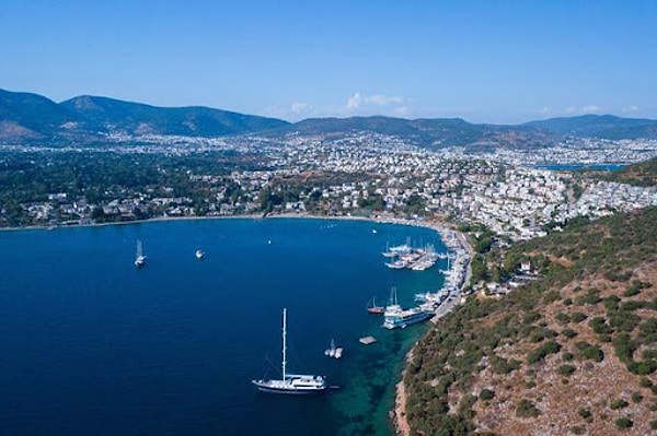 Bodrum Denince Eğlencenin En Popüler Adresleri: Bitez ve Gümbet Plajları