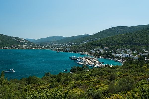 Bünyeye Huzur Aşılayan Rotalar: Gündoğan ve Torba Plajları