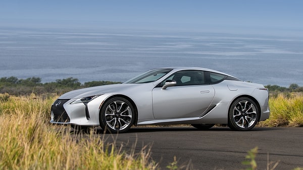 Lexus LC Benzinli fiyat listesi Nisan 2023