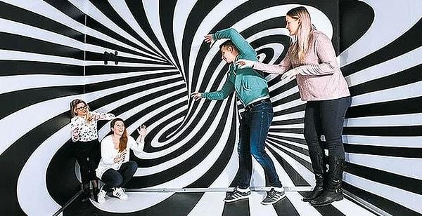What to Do at the Museum of Illusion?
