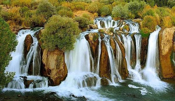 18. Muradiye Waterfall