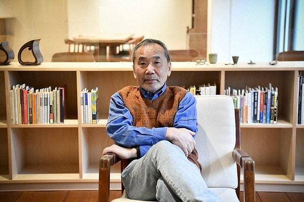 Haruki Murakami'nin post-modren, büyülü gerçeklik ve sürrealist yeni kurgusunu merakla bekliyoruz!