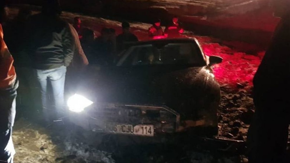 HDP'li Meral Danış Beştaş Trafik Kazası Geçirdi