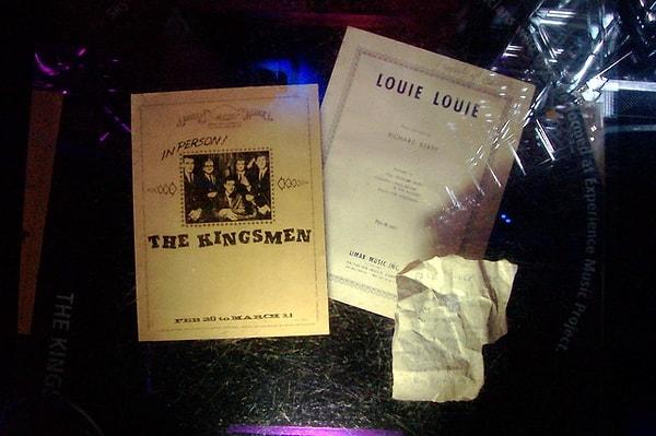 7. FBI, The Kingsmen adlı rock grubunun 'Louis Louis' parçasını tam 2 yıl boyunca soruşturmuştu... 👇
