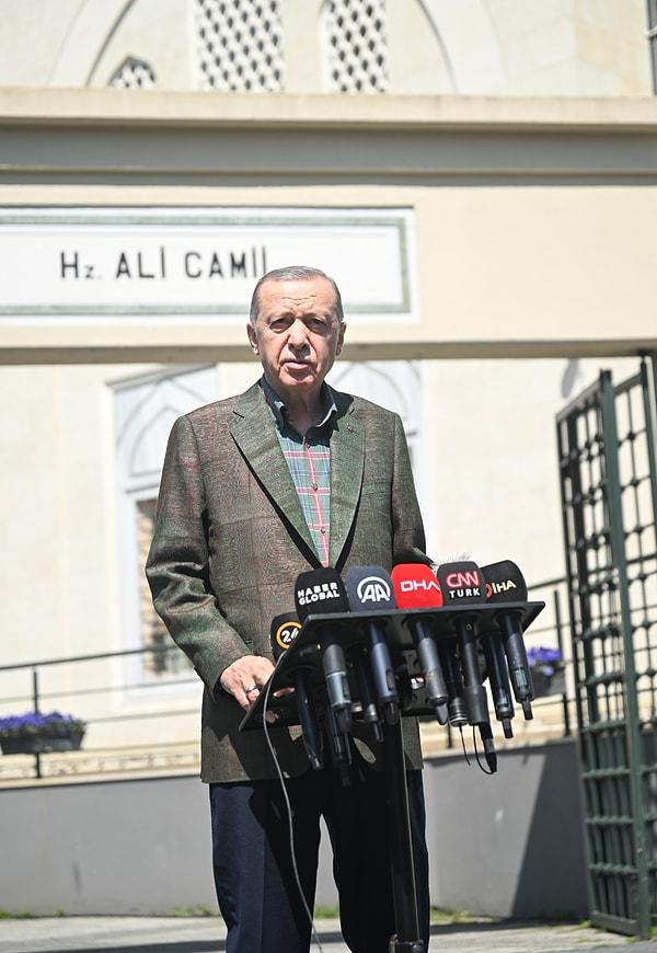 Şehir hastaneleriyle ilgili konuşan Erdoğan, "Vatandaşım girdiği zaman hastaneye daha yatmadan şifayı buluyor" dedi.