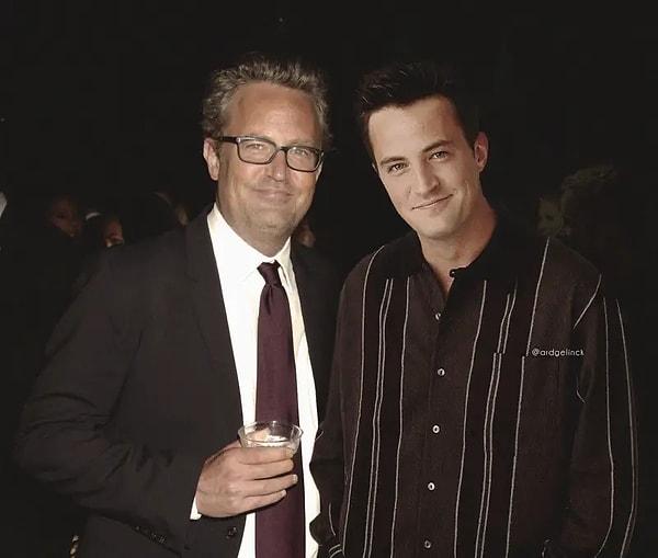 Geçtiğimiz günlerde bahsi geçen dizinin Chandler Bing'i Matthew Perry'nin evinde ölü bulunduğu haberi tüm sevenlerini kahretmişti.