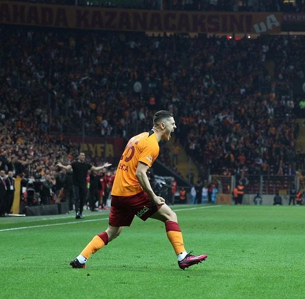 Galatasaray'ın gollerini 18, 42 (P) ve 45+12'de Mauro Icardi, 23' Rashica, 59' Kerem Aktürkoğlu ve 71'de Nicolo Zaniolo kaydetti.