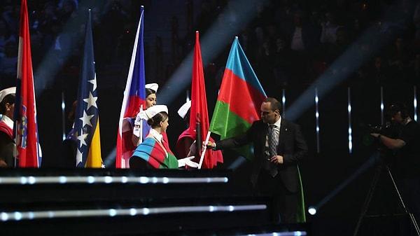 Azerbaycan Gençlik ve Spor Bakanlığı ile Milli Olimpiyat Komitesi, Ermenistan'ın başkenti Erivan'da Azerbaycan bayrağının yakılması üzerine ortak bildiri yayınladı.