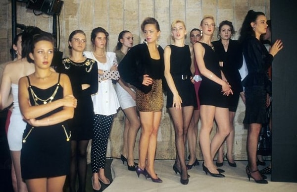 8. На фото явно происходит кастинг красоток!