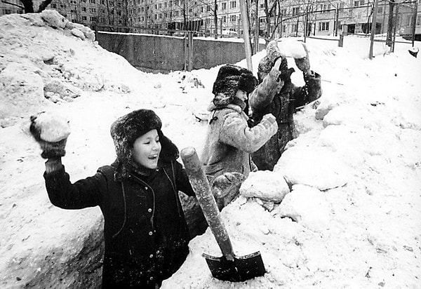 11. Вот такая была зима и такие окопы...