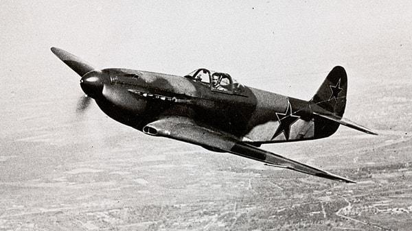 9. Ruslar 500’den fazla Alman uçağını, havada çarpışarak yok etti.