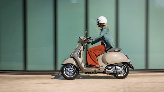 Vespa Fiyat Listesi Nisan 2023: Vespa Primavera, Sprint ve GTS Güncel Fiyatlar