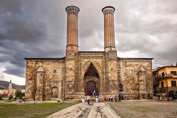 Çifte Minareli Medrese