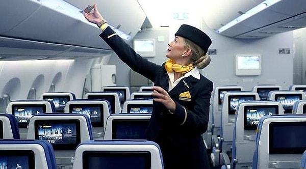 Bir uçuşun en kötü yanlarından biri, kapıda oturup, uçağın geri kalanının hemen inebilmesi için herkesin valizlerini toplamasını beklemektir. Uzun zaman alıyor, değil mi?