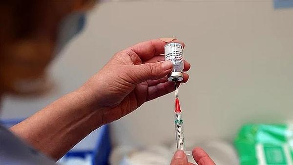 Singapur'da Covid-19 aşısı olduktan 4 gün sonra hayatını kaybeden kadının ailesine rekor tazminat ödenmesine karar verildi.