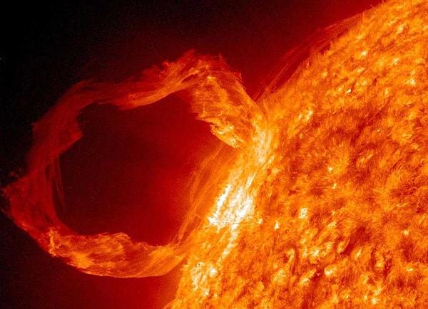 California Teknoloji Enstitüsü, büyüklüğü ve şiddeti ile hayran bırakan Güneş patlamaları hakkında yürüttüğü çalışmalarda büyük bir gelişme kaydetti. Bilim insanları yaptığı bir deneyde laboratuvarda yapay bir güneş patlaması oluşturabildi.