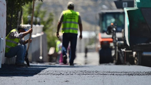 İşçi tarafının talebi yüzde 45 zam ve 15 bin lira taban ücret. Mayıs ayına kalmadan toplu sözleşme sürecinin tamamlanması bekleniyor.