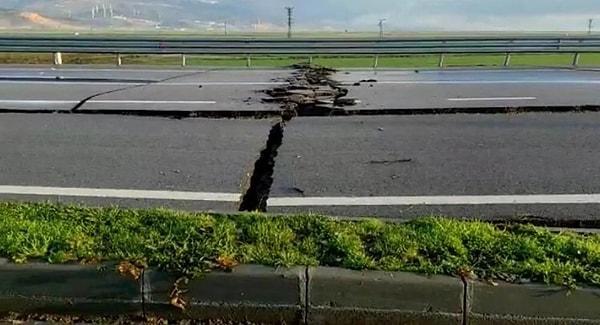 6 Şubat’ta Kahramanmaraş’ta yaşanan depremlerde en fazla etkilenen illerinde başında gelen Hatay’da bulunan havaalanı başka şehirlerden gelen uçaklara kapatılmıştı.